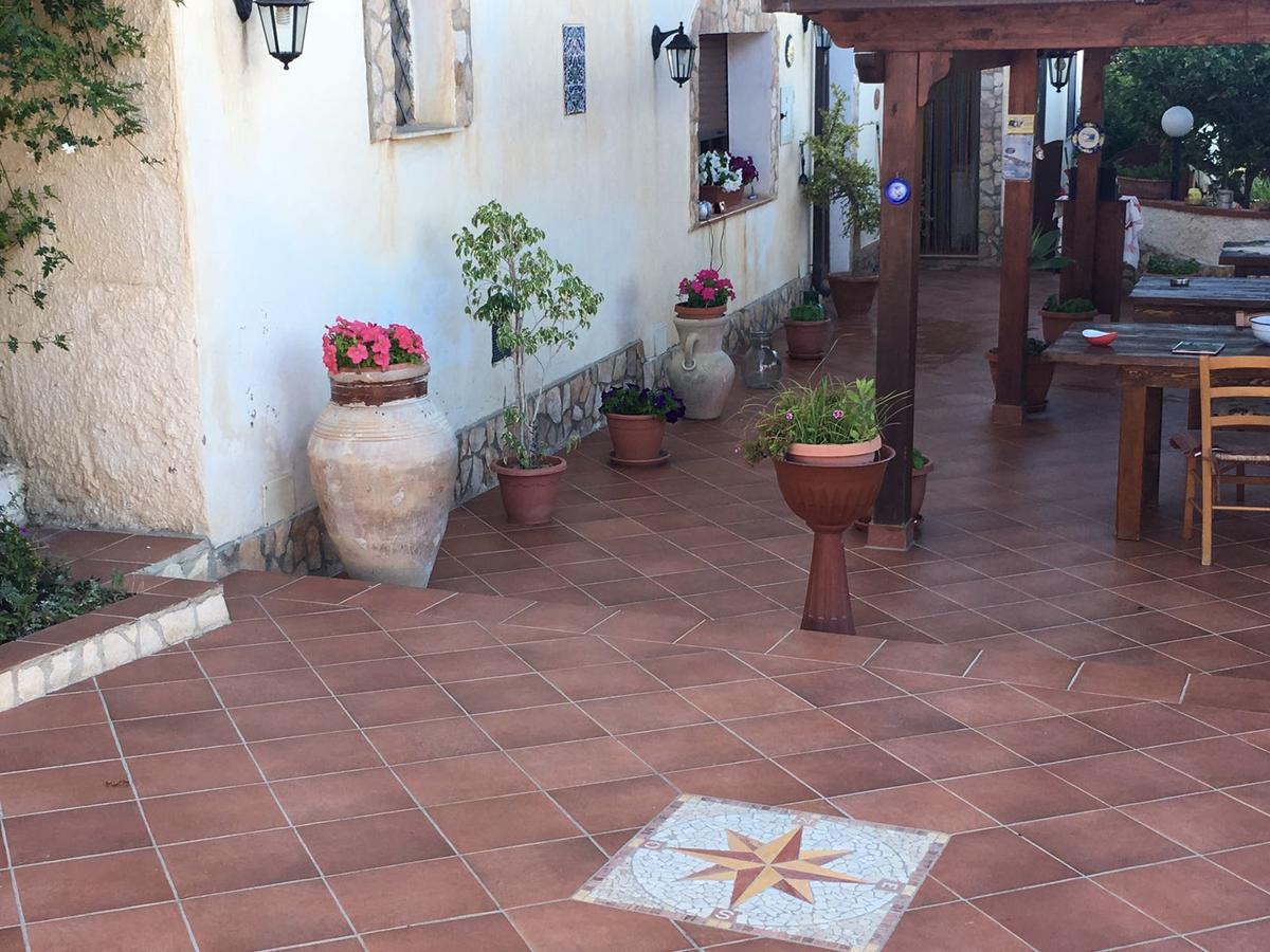레알몬테 La Bianca Scogliera B&B 외부 사진